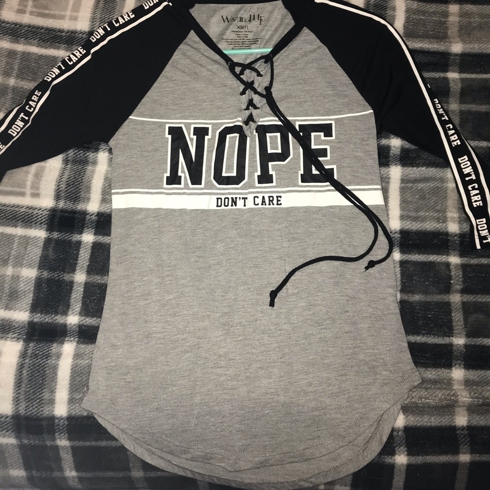 Mid sleeve shirt